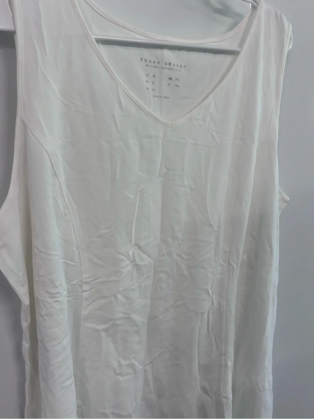 Susan Graver Tank Top Womens Size 1X White Liquid Knit Stretch Relaxed Comfort